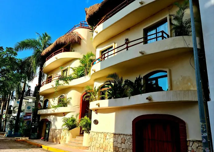 Luxury Steps To The & 5ta Av, Amazing